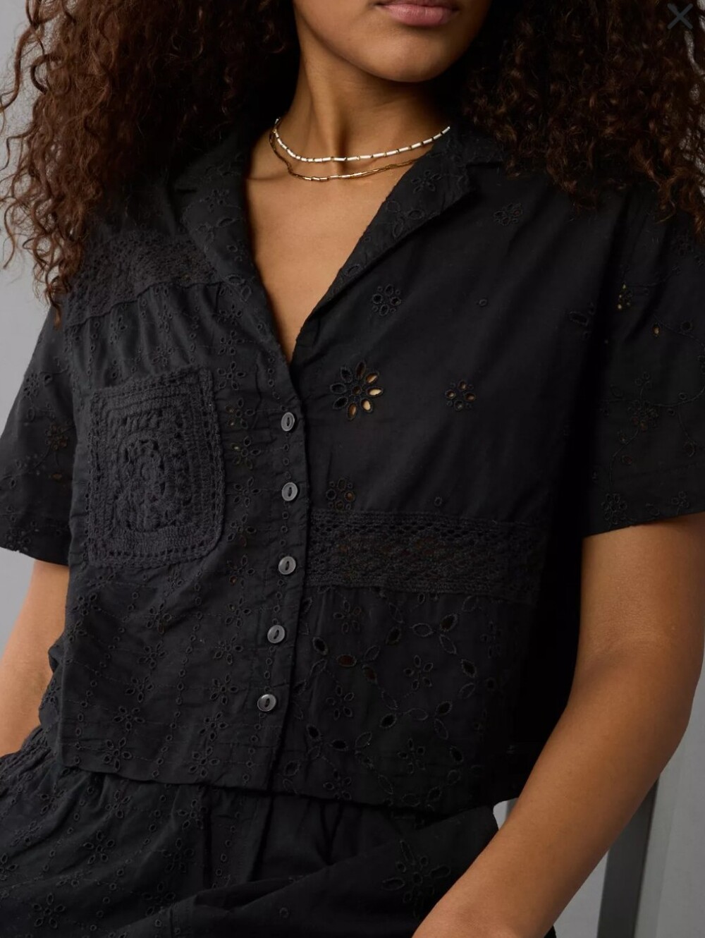 American Eagle Outfitters Black  Cropped Button Front Eyelet Blouse Size XL